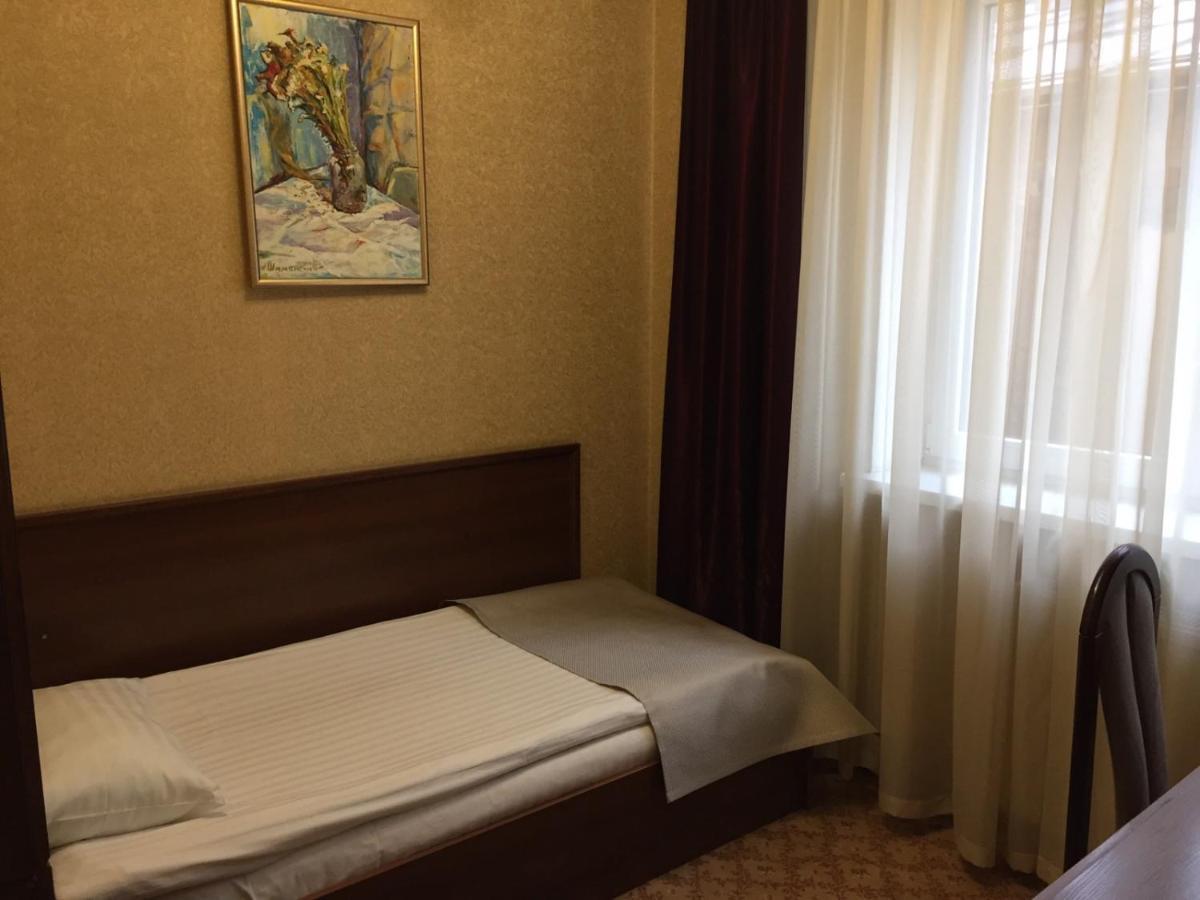 Hotel-Restaurant Lyube Plus Khmelʼnytsʼkyy Dış mekan fotoğraf